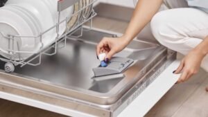 How to Clean the Dishwasher Door and Seals